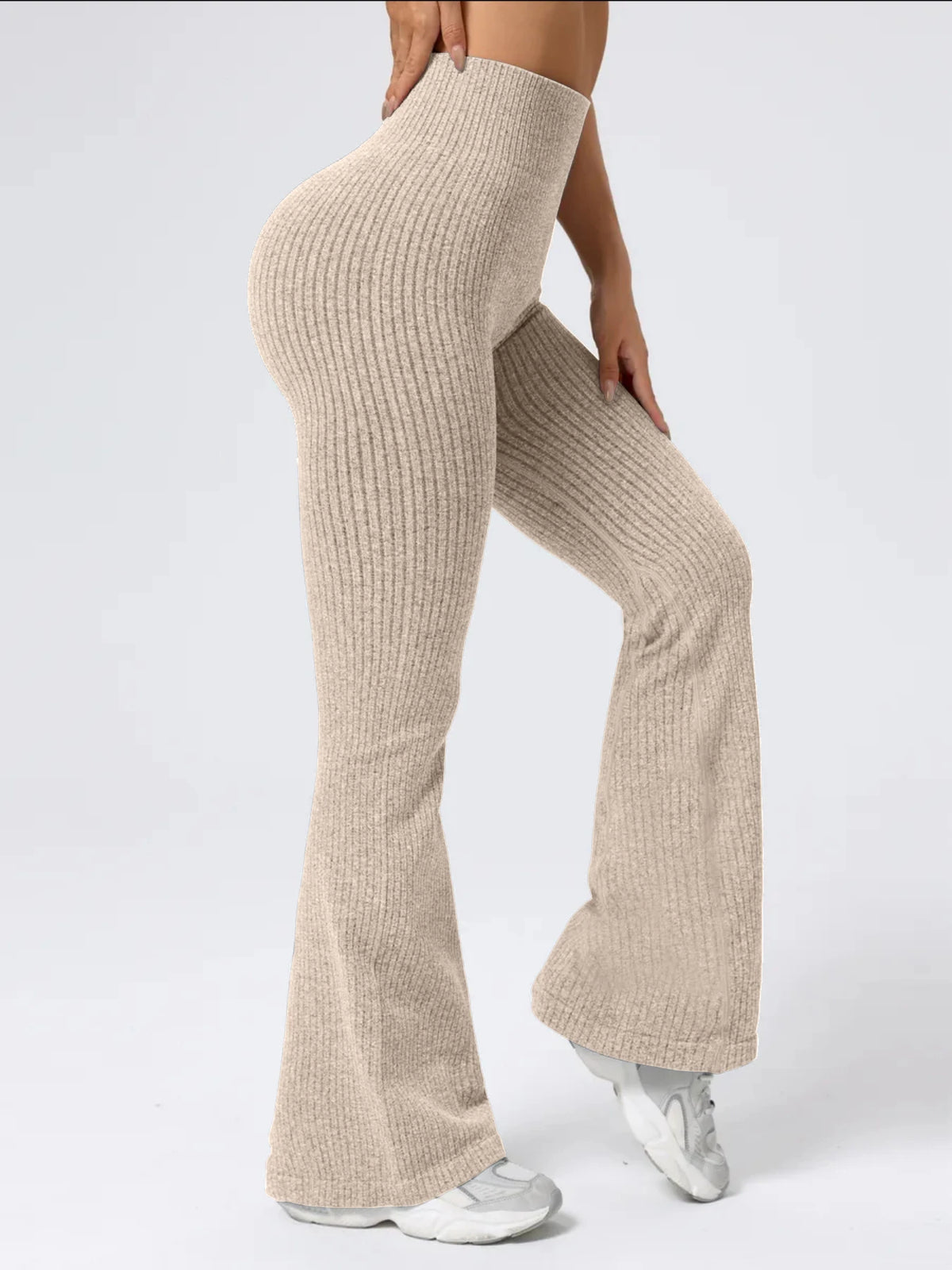 High-Waist Flared Leggings mit ausgestelltem Bein