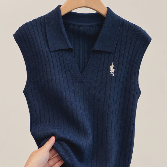 Ärmelloses Stricktop mit Polokragen – KI-gestaltetes Stilvideo
