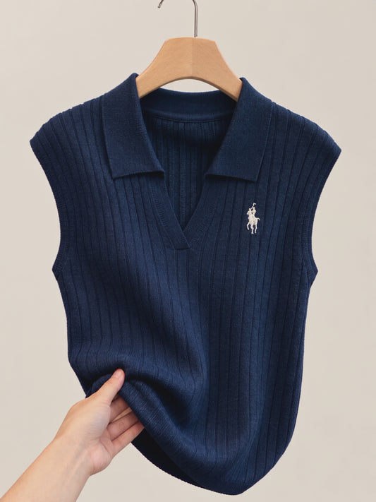 Ärmelloses Stricktop mit Polokragen – KI-gestaltetes Stilvideo
